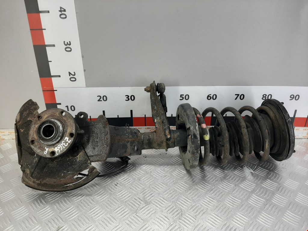 

Ступица (кулак цапфа) передняя правая Audi 100 C4, 100 C4