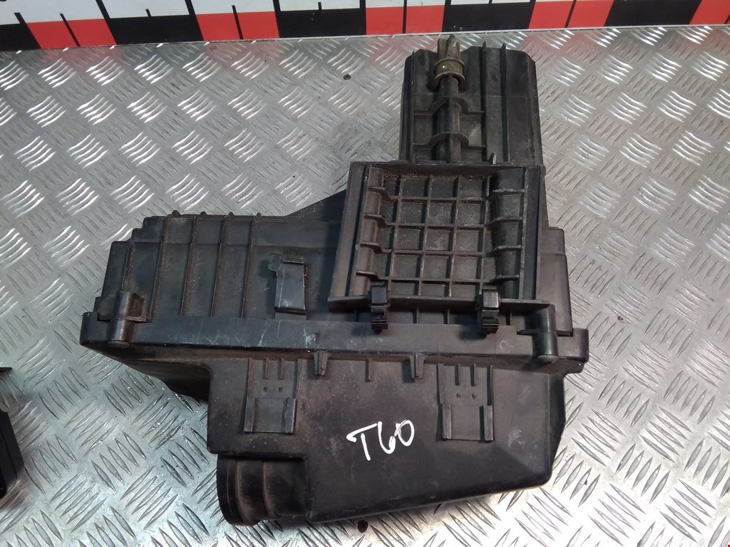 

Корпус воздушного фильтра Citroen C5 1, C5 1