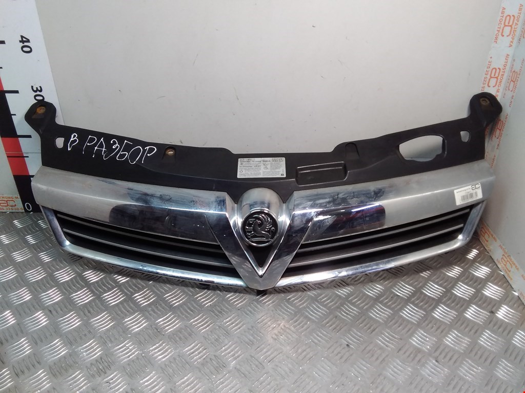 

Решетка радиатора Opel Astra H, Astra H