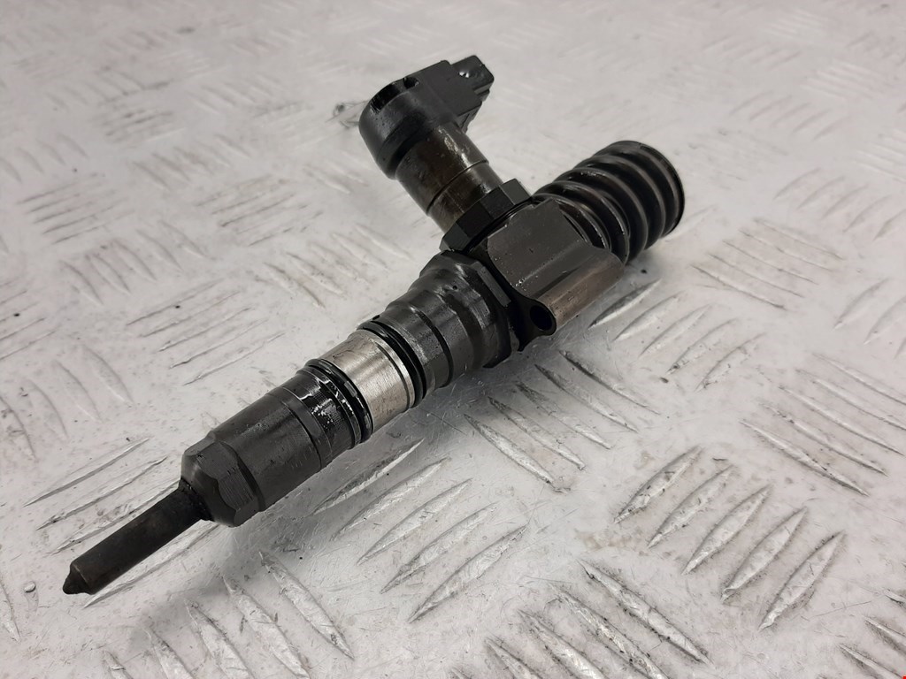 

Форсунка дизельная электрическая Volkswagen Passat 6, Passat 6