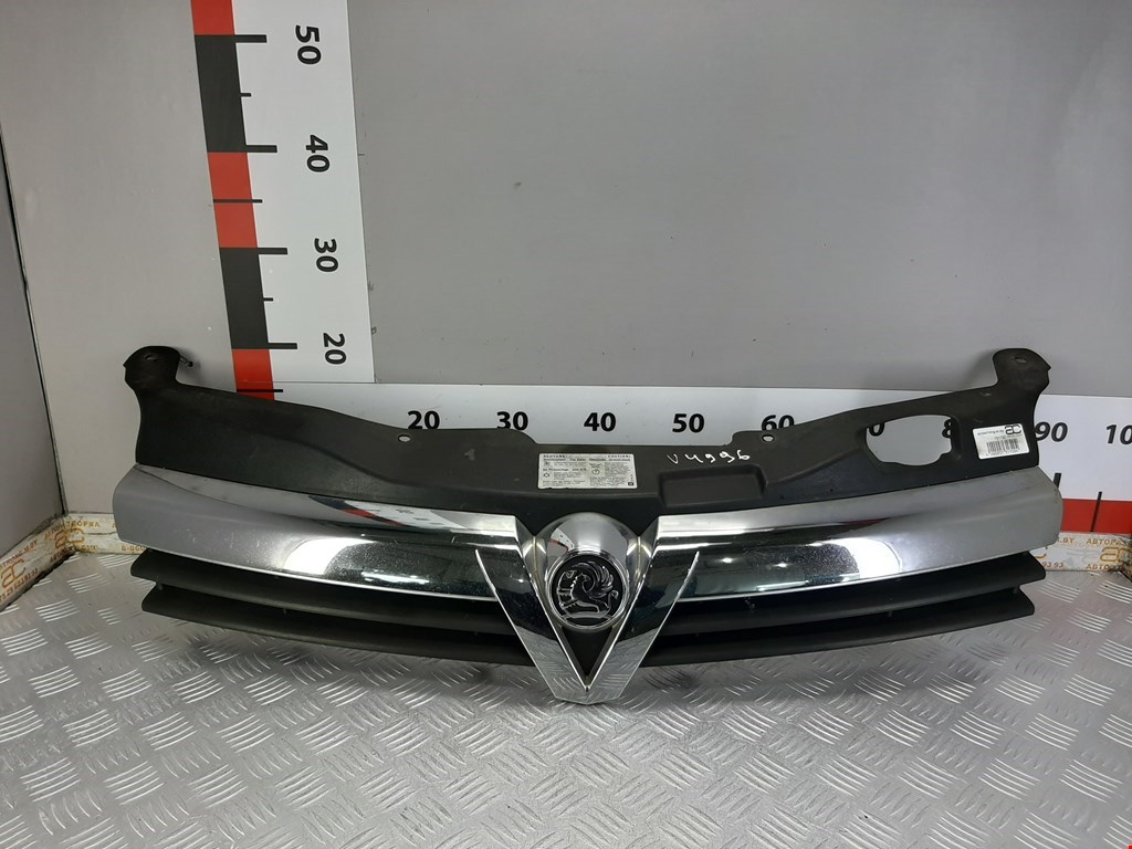 

Решетка радиатора Opel Astra H, Astra H