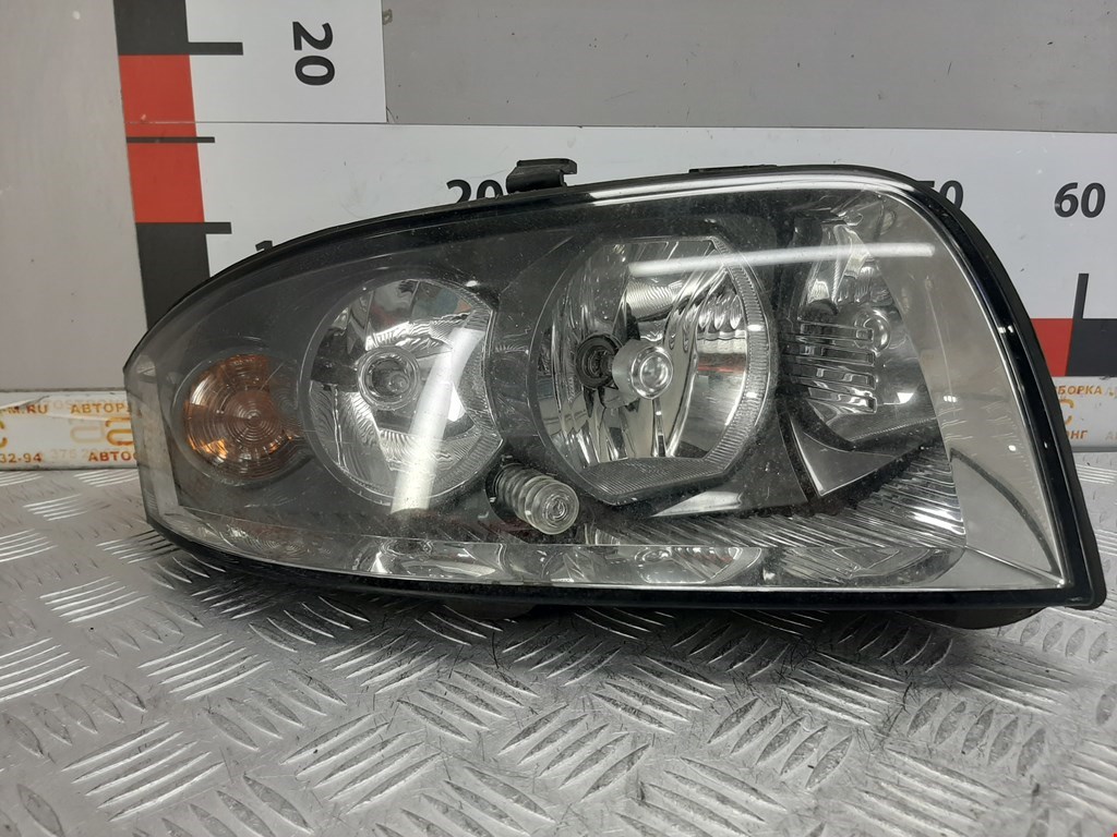 

Фара передняя правая Audi A2, A2