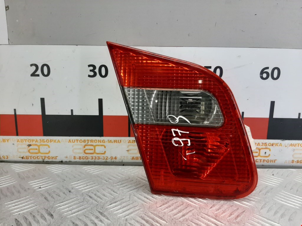 

Фонарь крышки багажника левый Mitsubishi Carisma, Carisma