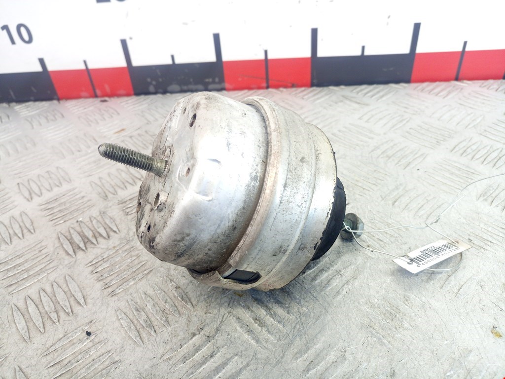 

Подушка крепления двигателя Volkswagen Passat 5, Passat 5