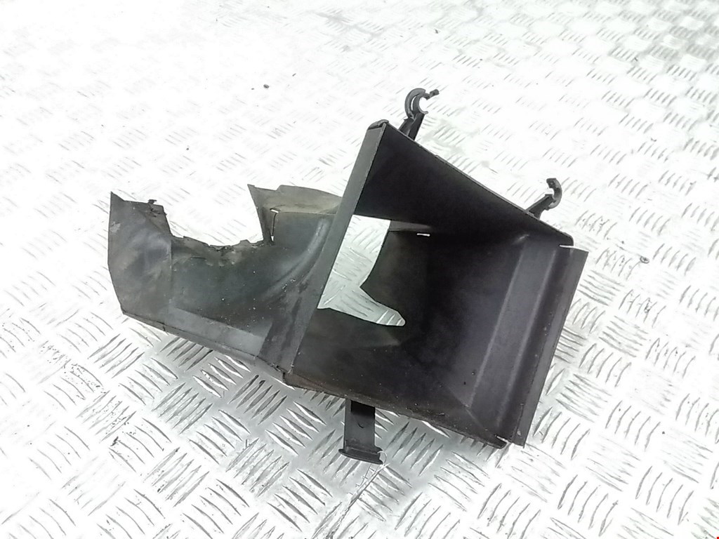 

Воздухозаборник (наружный) Volkswagen Bora, Bora