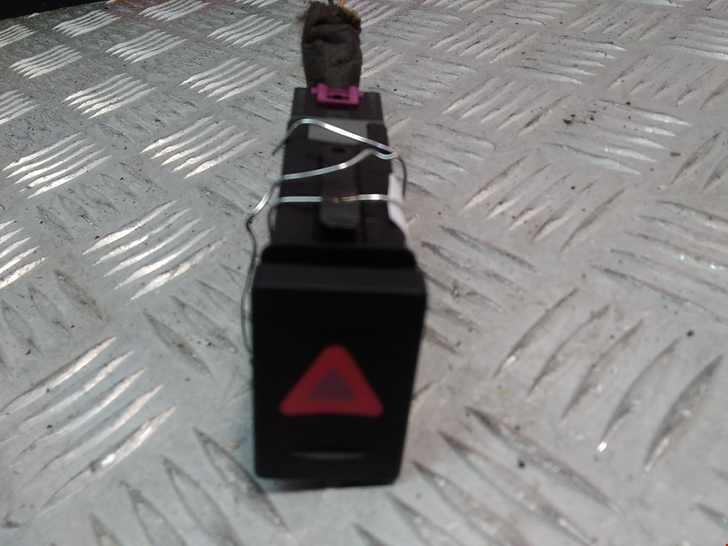 

Кнопка аварийки Volkswagen Passat 5, Passat 5