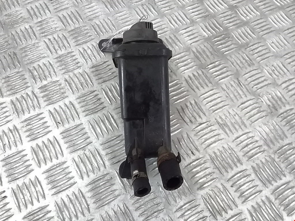

Бачок гидроусилителя руля (ГУР) Audi A4 B7, A4 B7