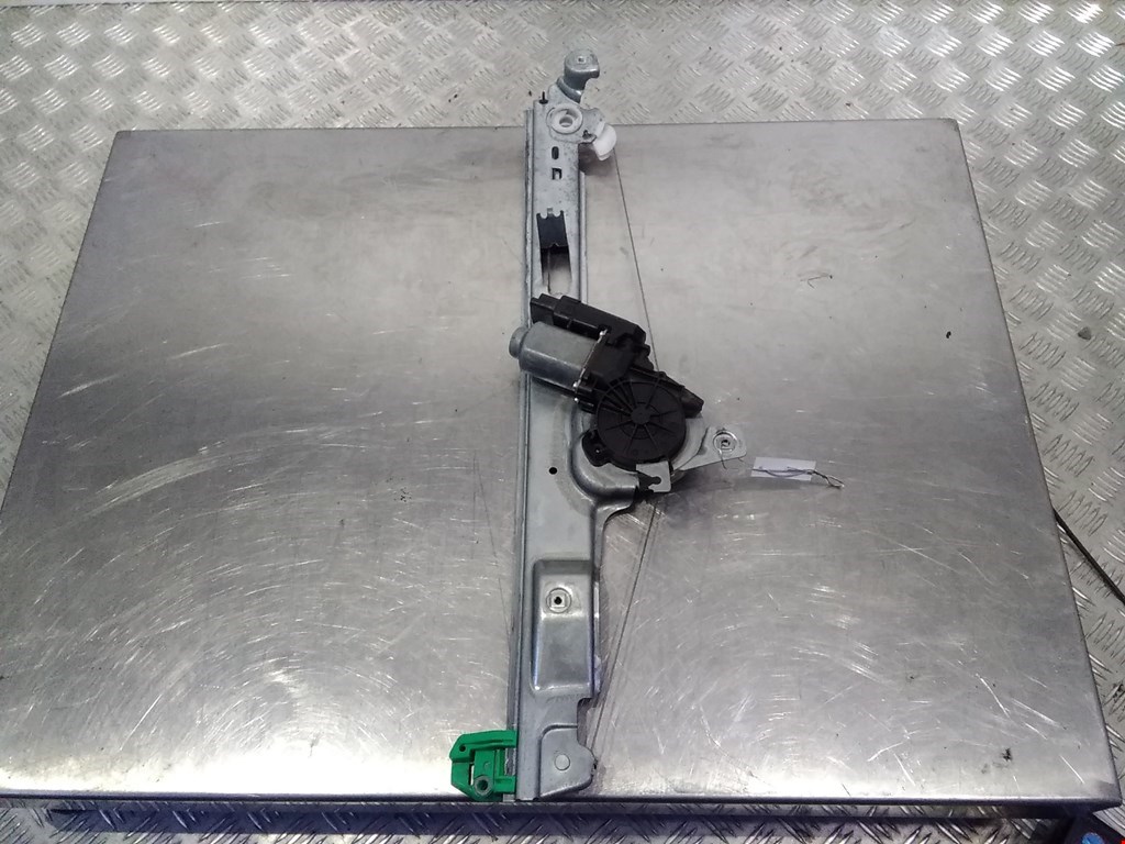 

Стеклоподъемник электрический двери передней правой Renault Scenic 2, Scenic 2