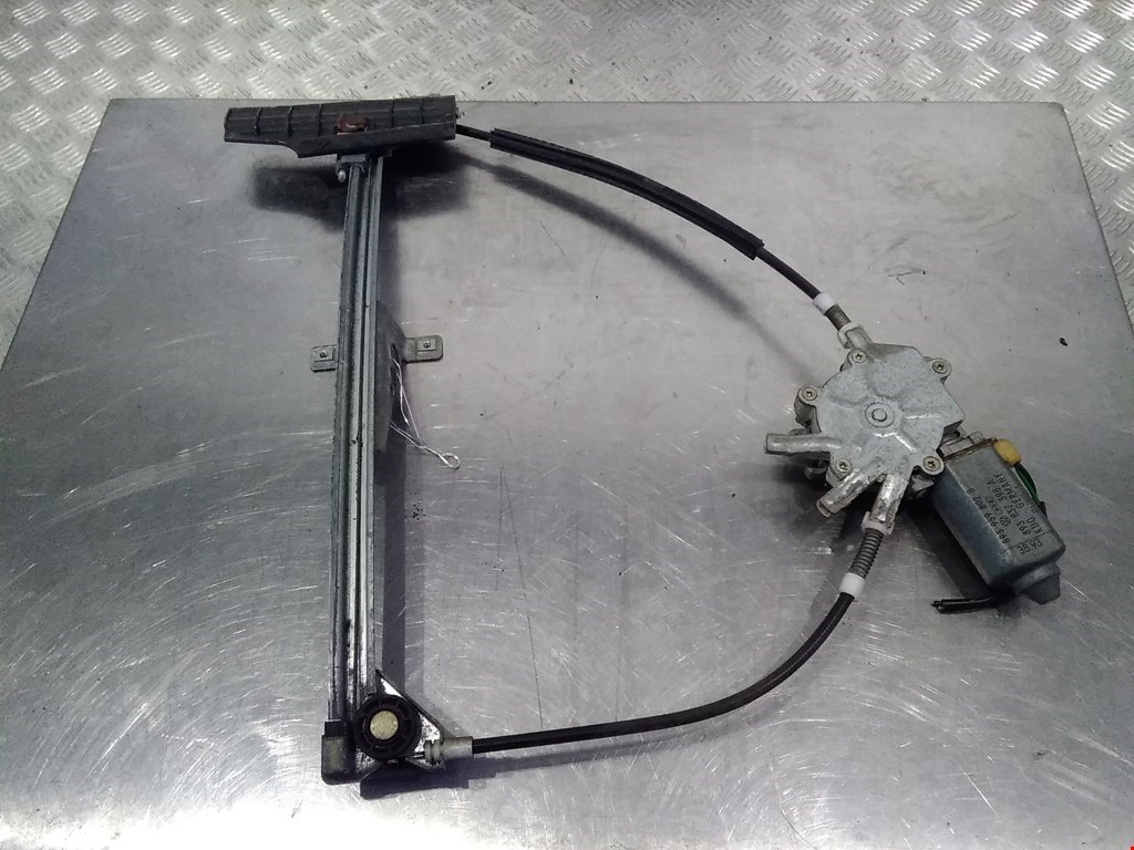 

Стеклоподъемник электрический двери передней правой Audi 80 B4, 80 B4