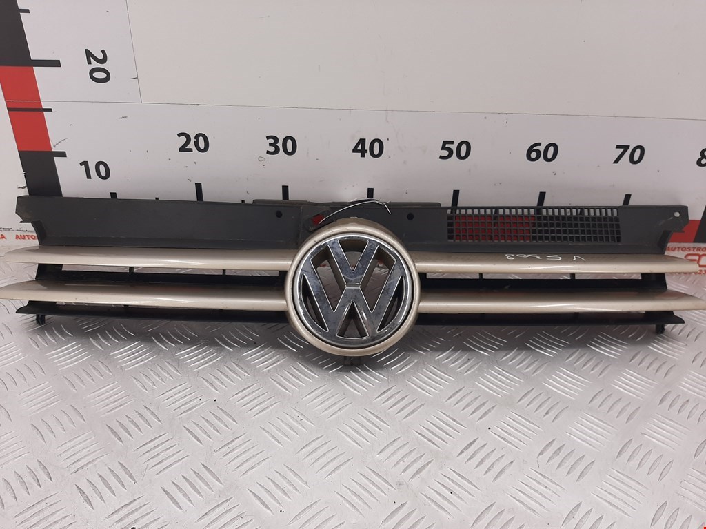 

Решетка радиатора Volkswagen Golf 4, Golf 4