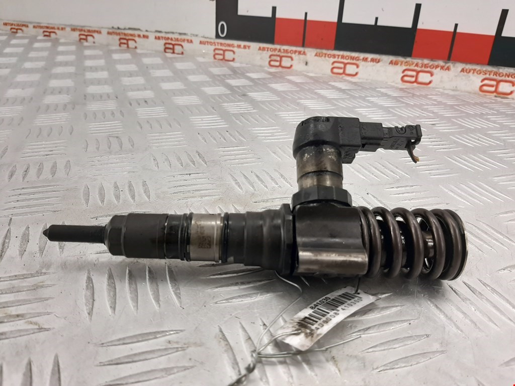 

Форсунка дизельная электрическая Volkswagen Passat 6, Passat 6