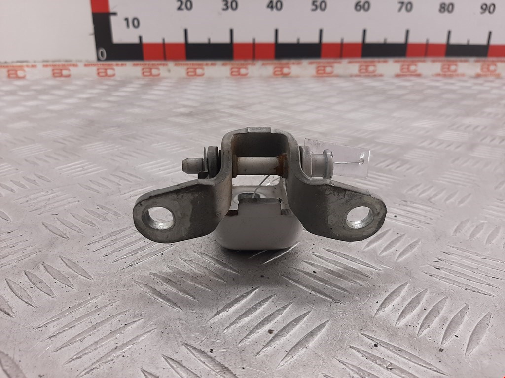 

Петля двери передней правой Ford Escape (1N2), Escape (1N2)