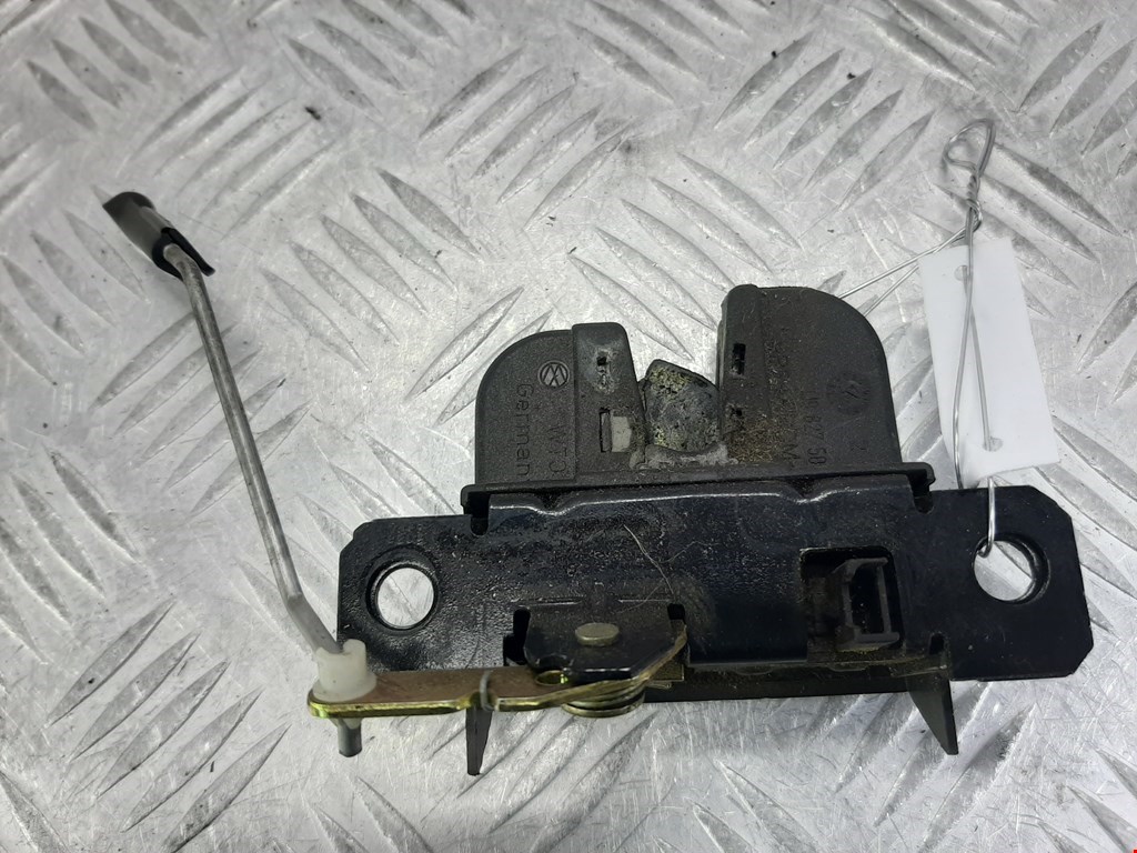 

Замок крышки (двери) багажника Volkswagen Golf 4, Golf 4
