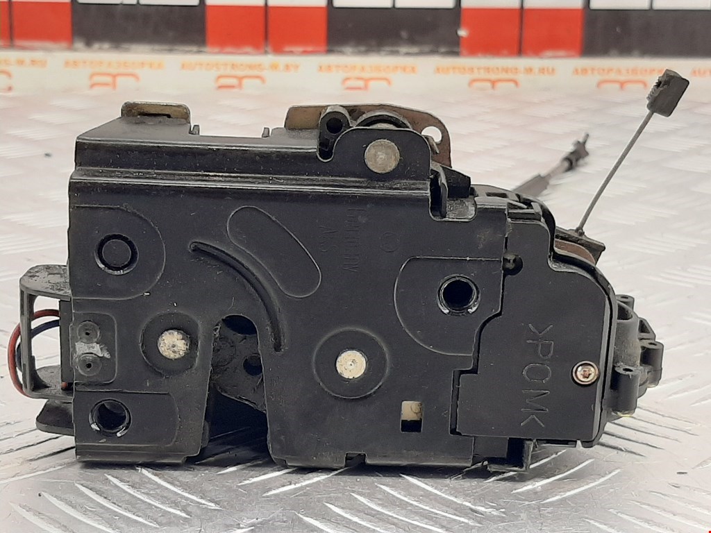 

Замок двери передней левой Volkswagen Golf 4, Golf 4
