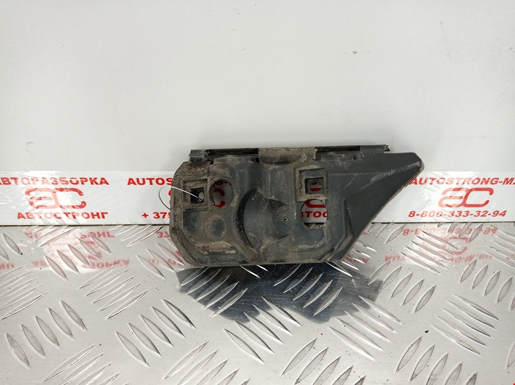 

Кронштейн (крепление) переднего бампера правый Volvo S40 V40 2, S40 V40 2