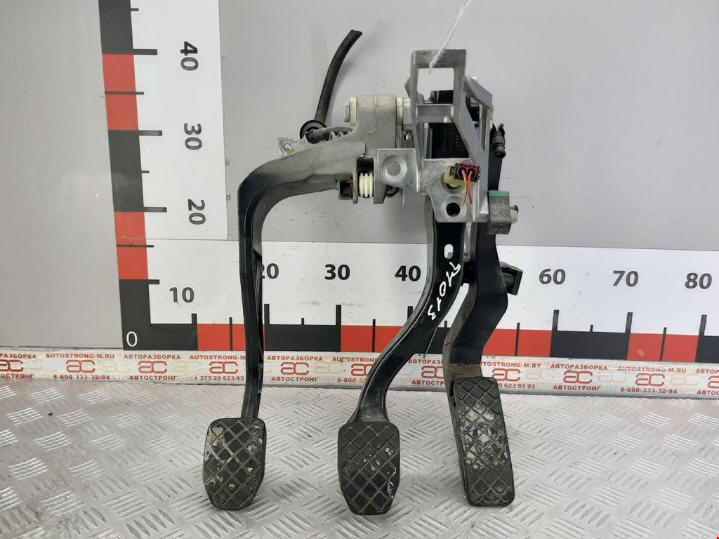 

Педальный узел Volkswagen Passat 5, Passat 5