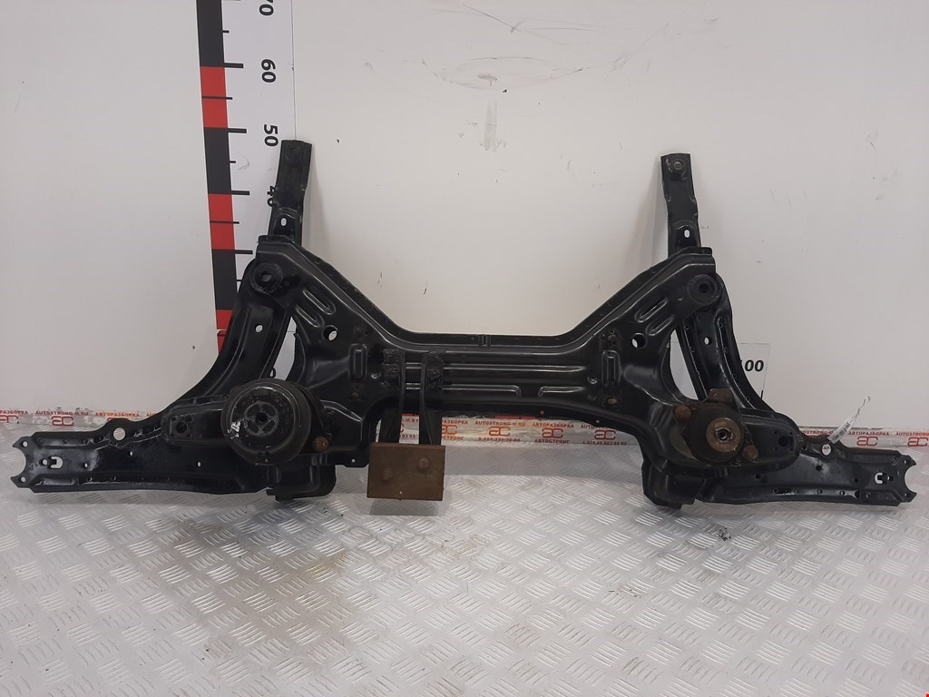 

Балка передняя (подрамник) Volkswagen Golf 3, Golf 3