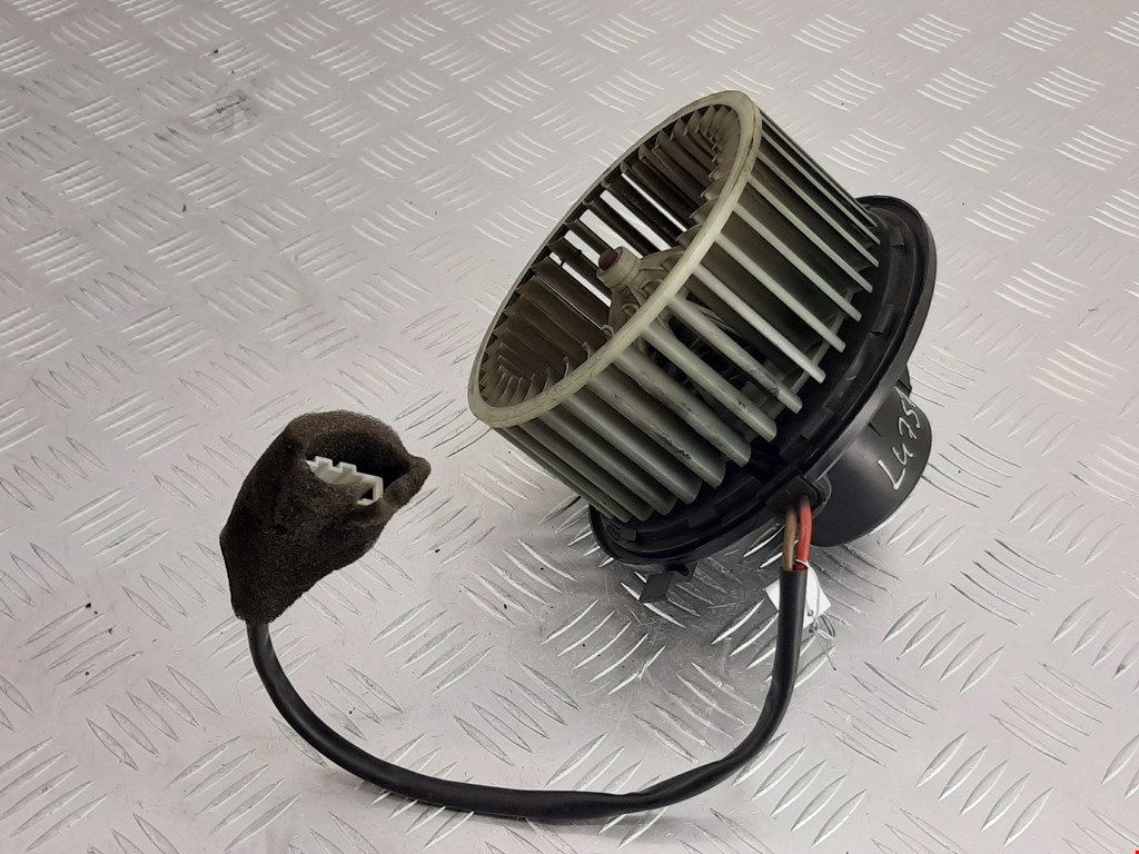 

Моторчик (двигатель) печки Volkswagen T4, T4