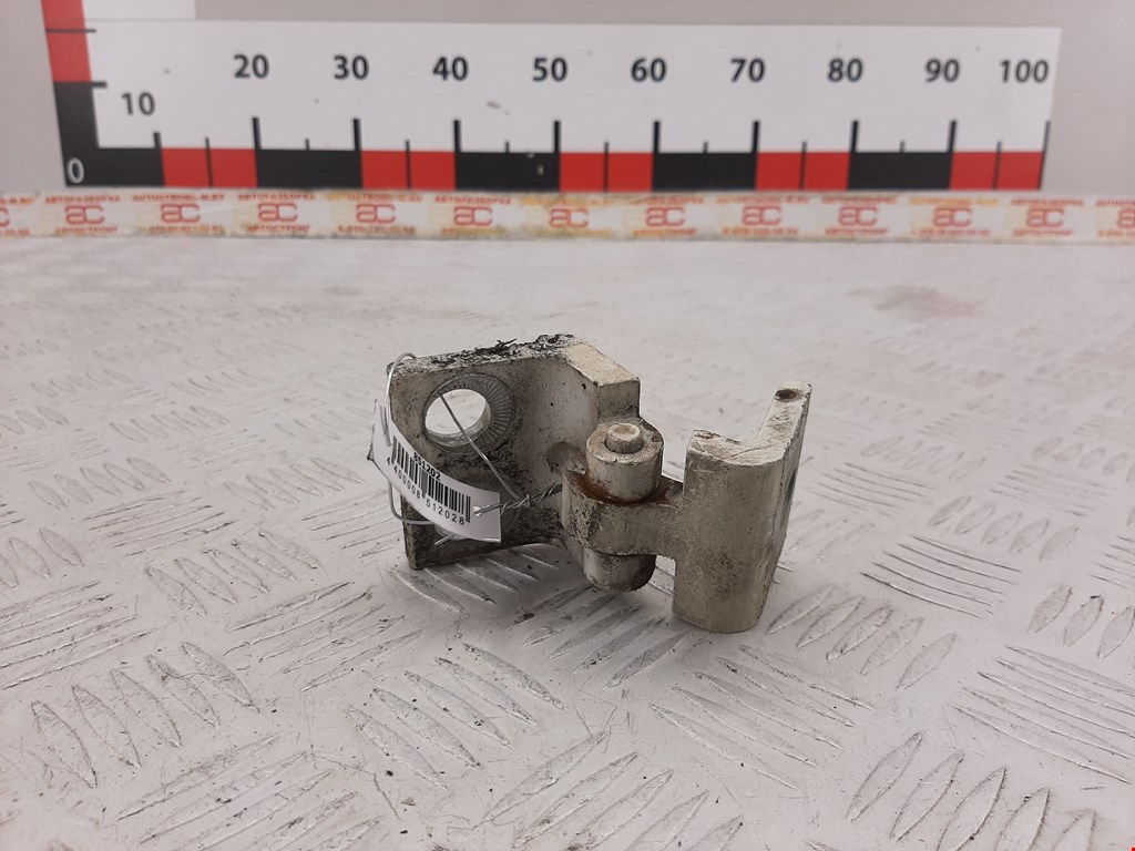 

Петля двери передней правой Volkswagen T4, T4