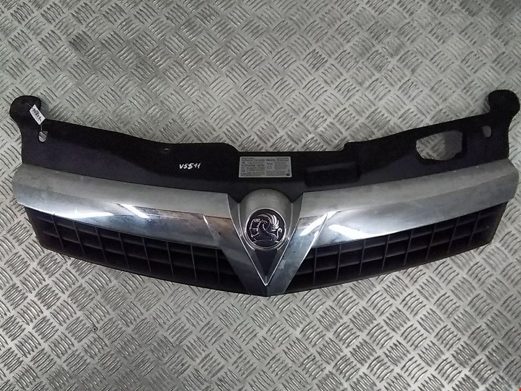 

Решетка радиатора Opel Astra H, Astra H