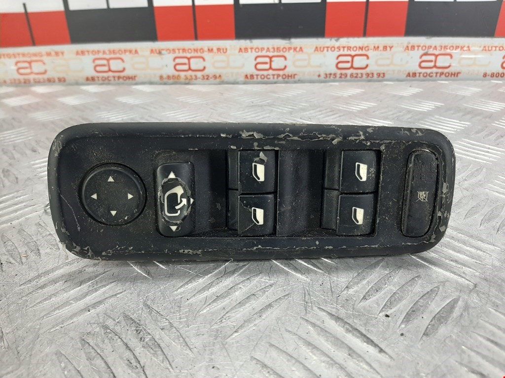 

Блок управления стеклоподъемниками Citroen C8, C8