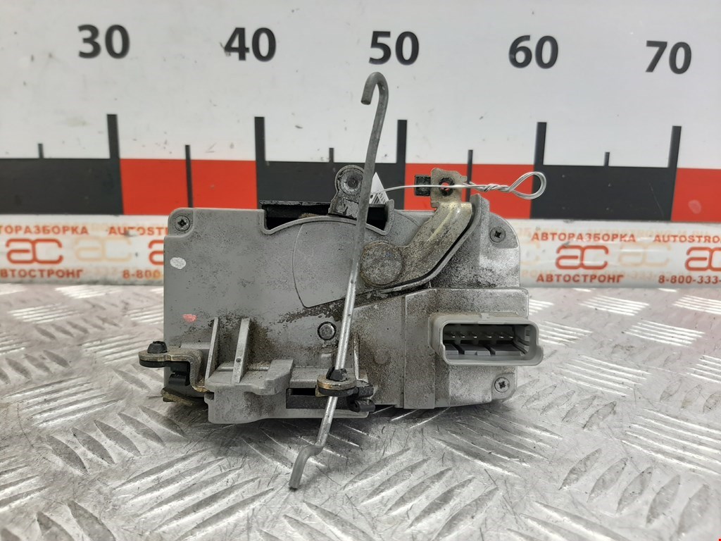 

Замок двери передней правой Peugeot 406, 406