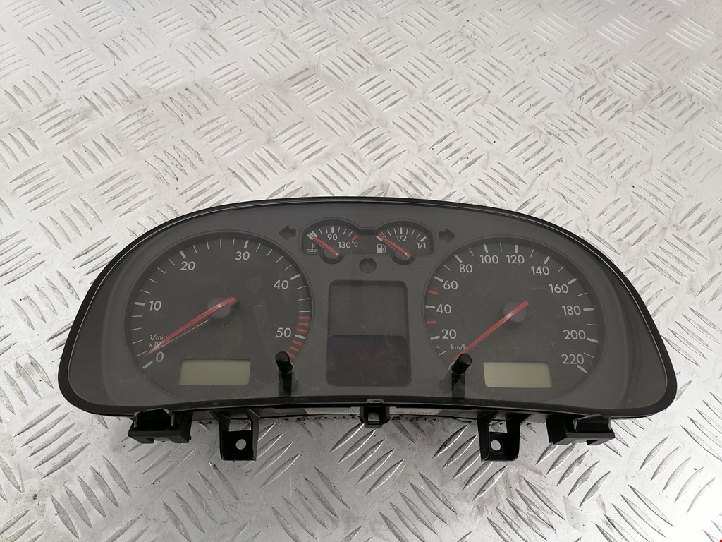 

Панель приборная (щиток приборов) Volkswagen Golf 4, Golf 4