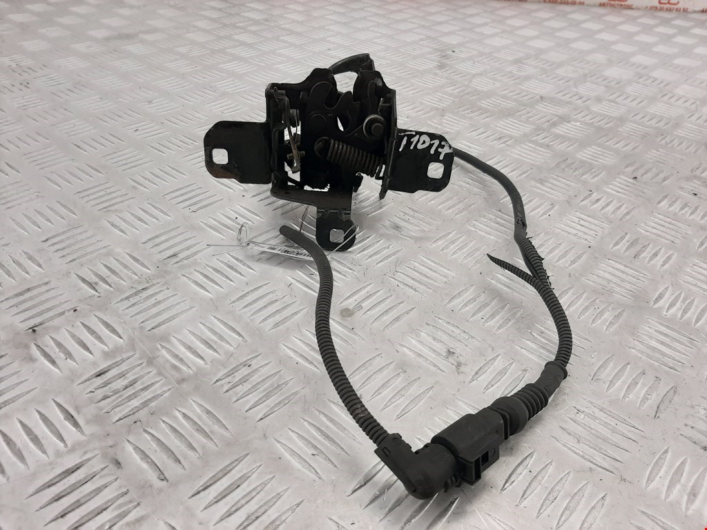 

Замок капота Volkswagen Golf 4, Golf 4