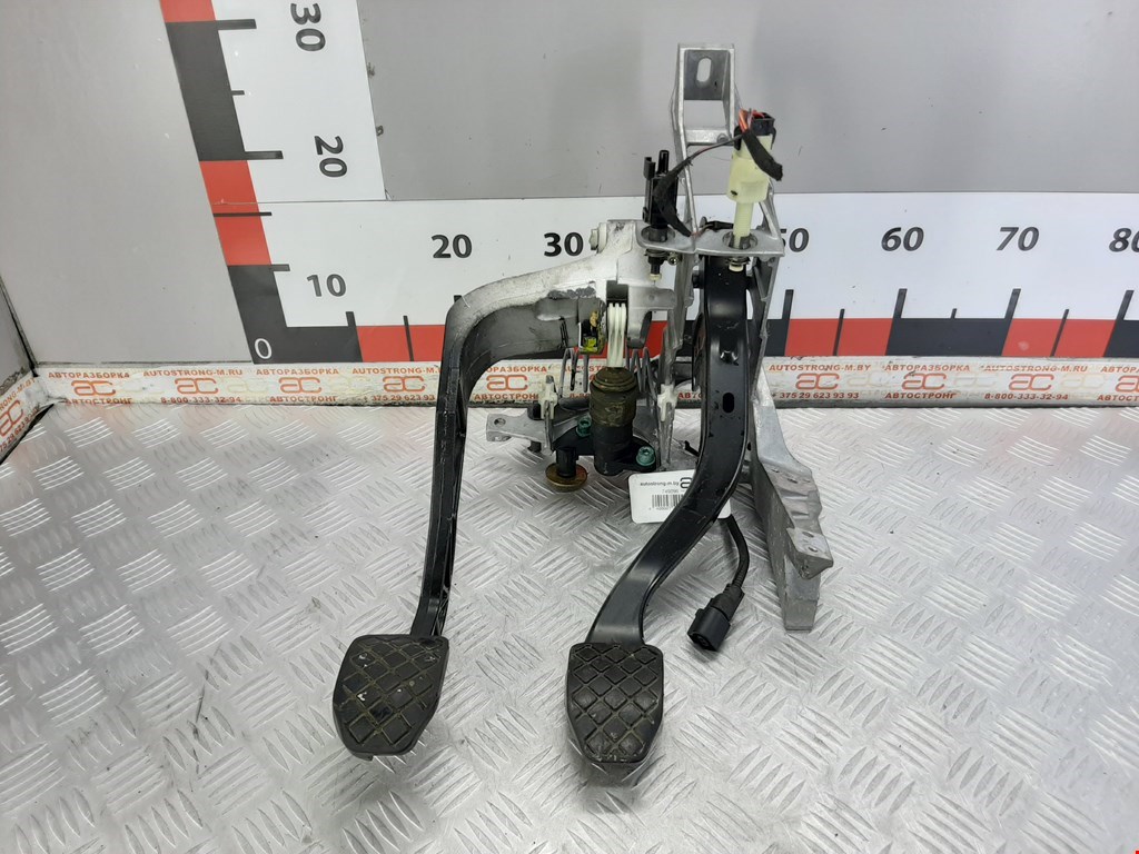 

Педальный узел Volkswagen Passat 5 GP, Passat 5 GP