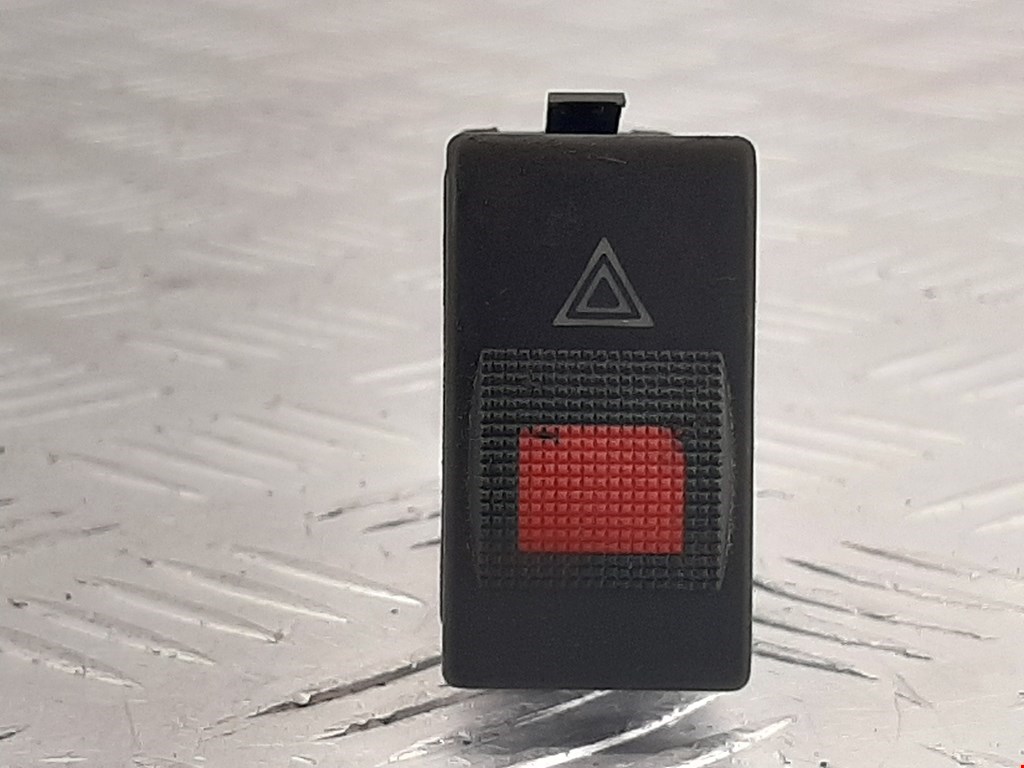 

Кнопка аварийки Audi A4 B5, A4 B5