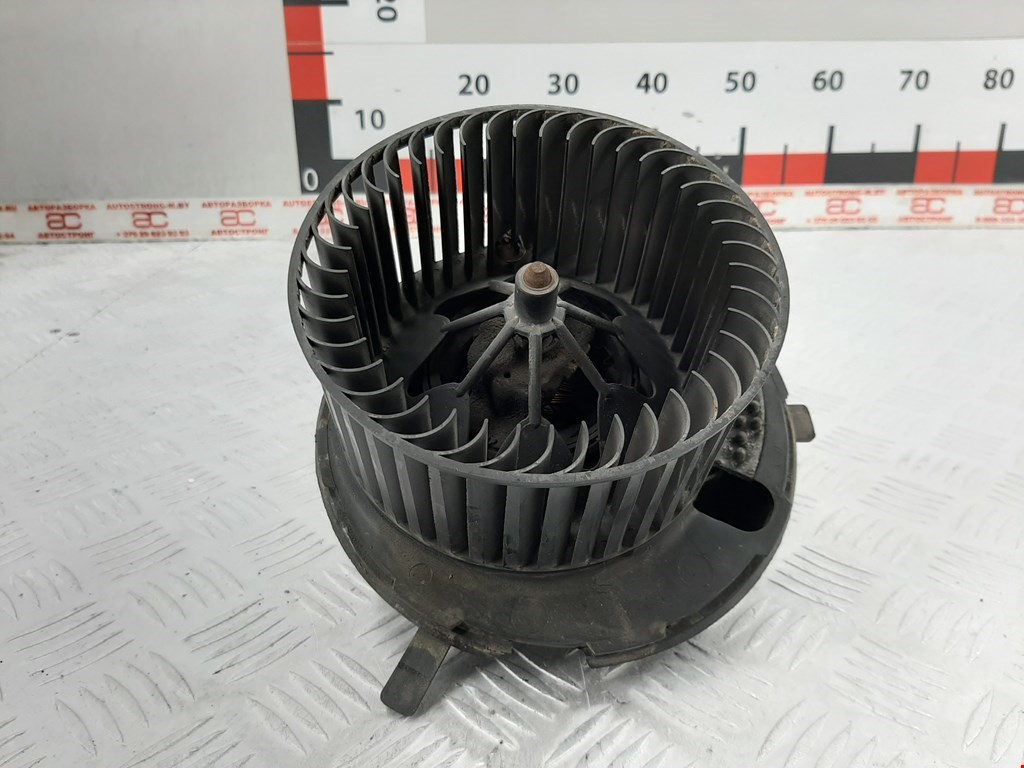 

Моторчик (двигатель) печки Audi A3 8P, A3 8P