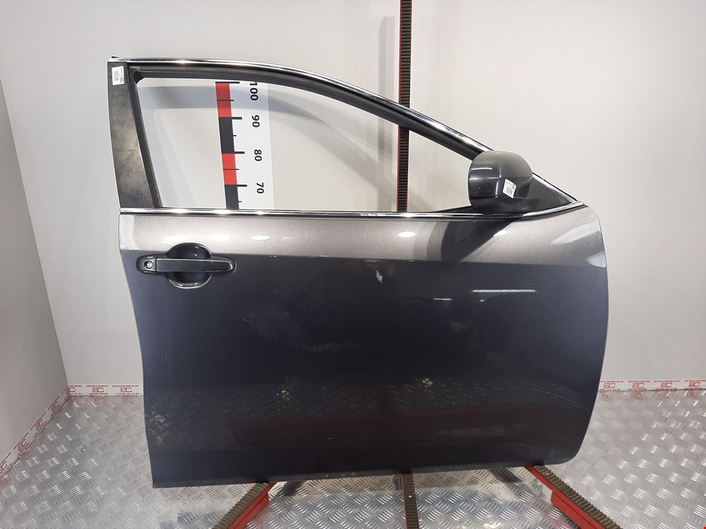 

Дверь передняя правая Toyota Camry (XV50), Camry (XV50)