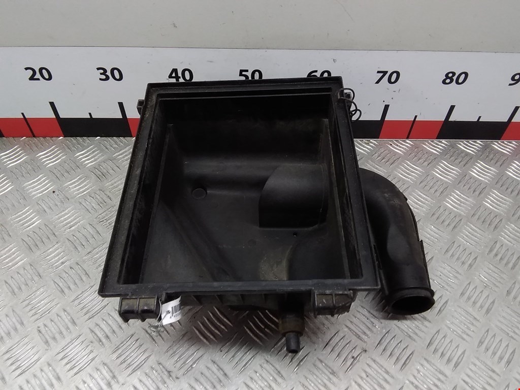 

Корпус воздушного фильтра Volkswagen Golf 3, Golf 3