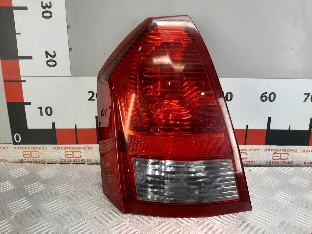

Фонарь задний левый Chrysler 300 C, 300 C