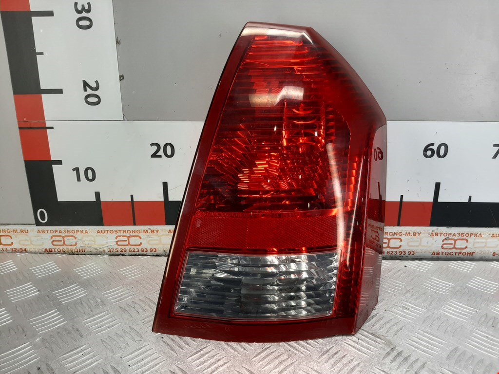 

Фонарь задний правый Chrysler 300 C, 300 C