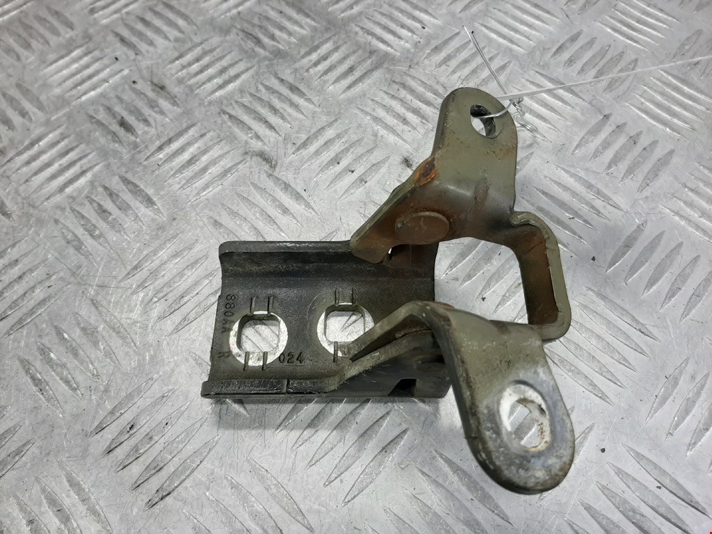

Петля двери передней правой Dodge Grand Caravan 5, Grand Caravan 5