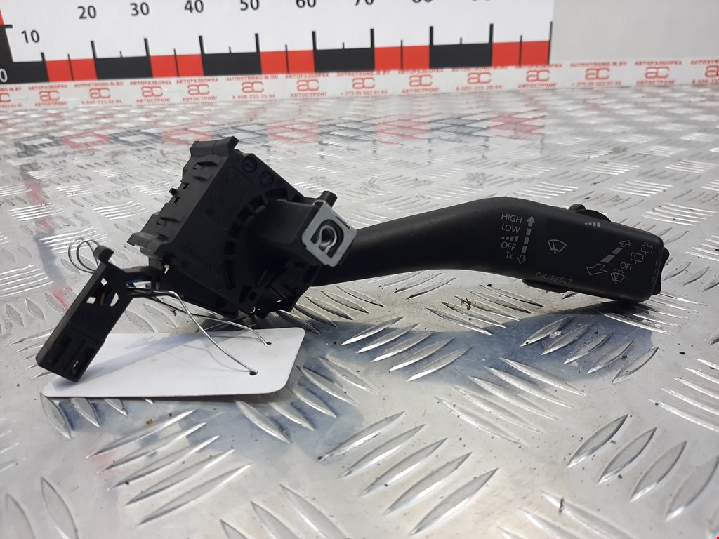 

Переключатель дворников (стеклоочистителя) Volkswagen Golf 6, Golf 6