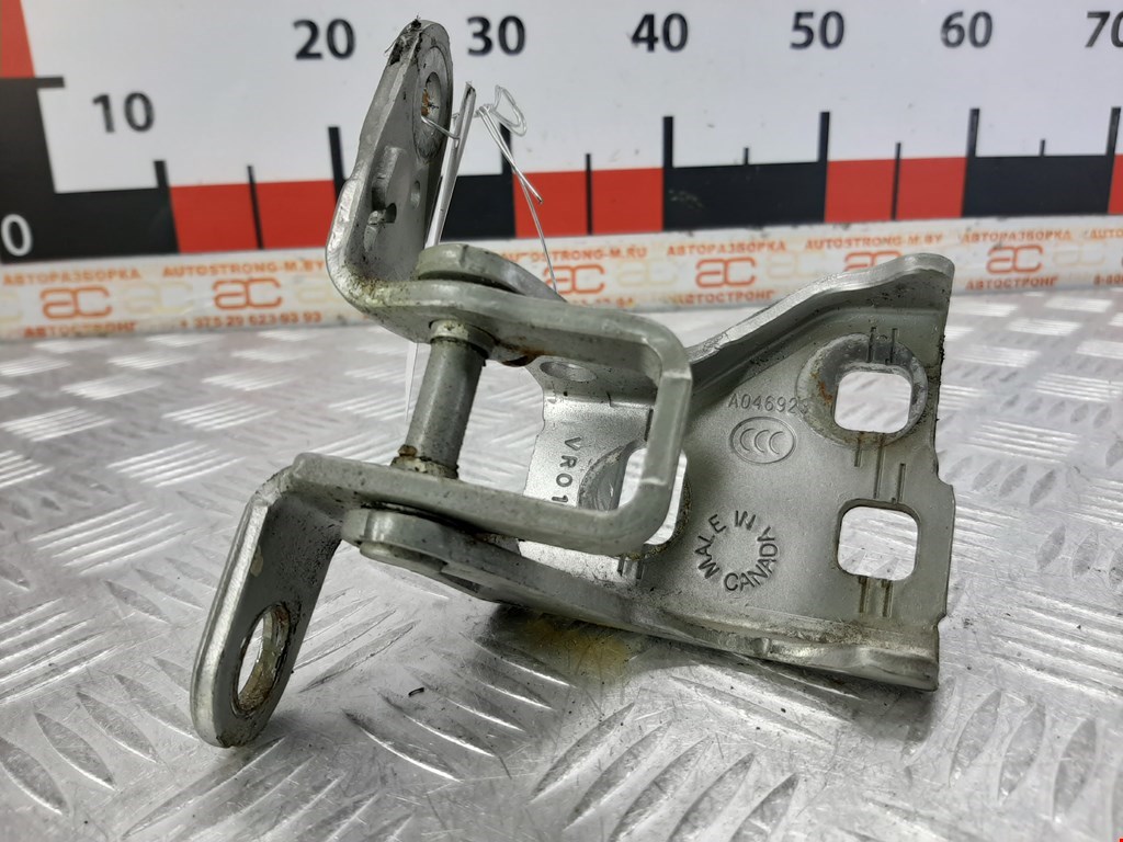 

Петля двери передней правой Chrysler 300 C, 300 C