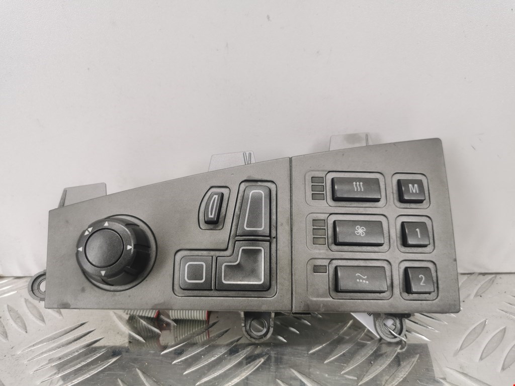 

Кнопка регулировки сидения BMW 7 Series (E65/E66), 7 Series (E65/E66)