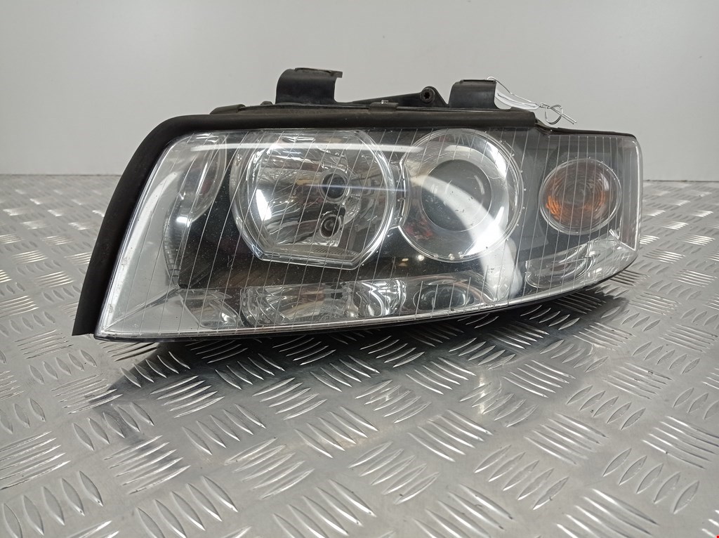 

Фара передняя левая Audi A4 B6, A4 B6