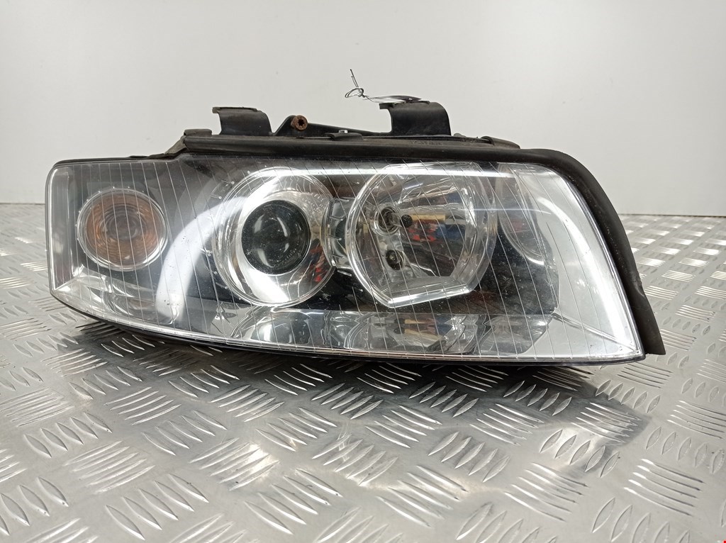 

Фара передняя правая Audi A4 B6, A4 B6
