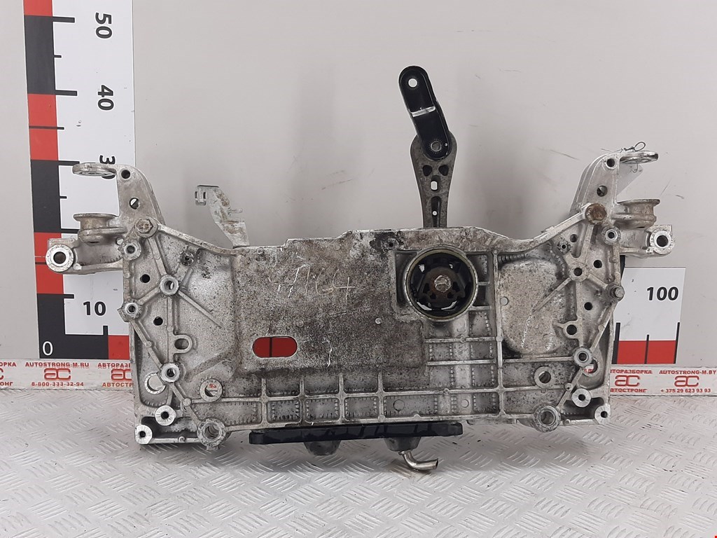 

Балка передняя (подрамник) Audi A3 8P, A3 8P