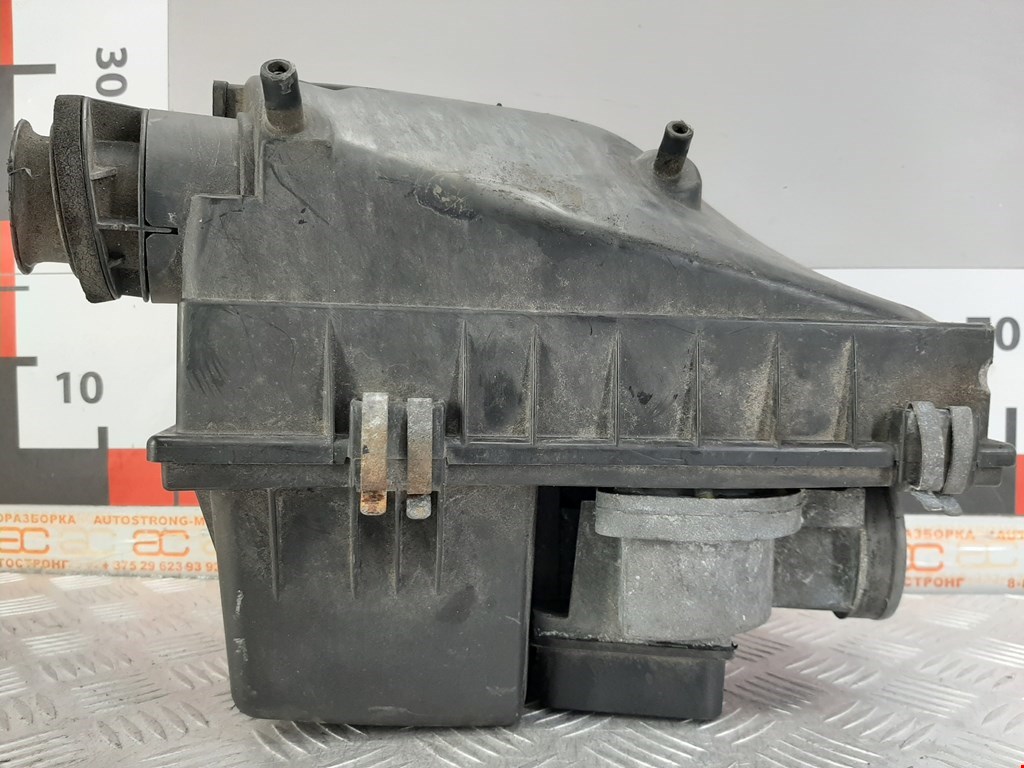 

Корпус воздушного фильтра Audi 80 B4, 80 B4