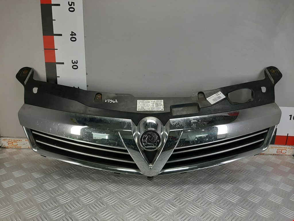 

Решетка радиатора Opel Astra H, Astra H