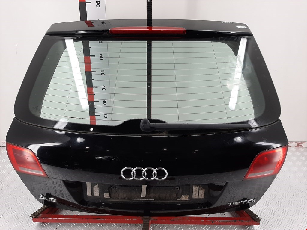 

Крышка (дверь) багажника Audi A3 8P, A3 8P