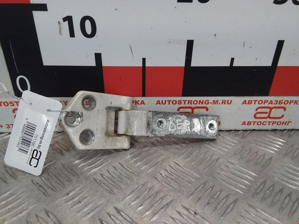 

Петля двери задней правой Volkswagen Caddy 3, Caddy 3