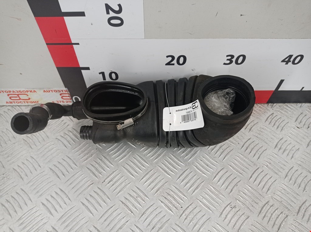 

Патрубок воздушного фильтра Audi 80 B4, 80 B4