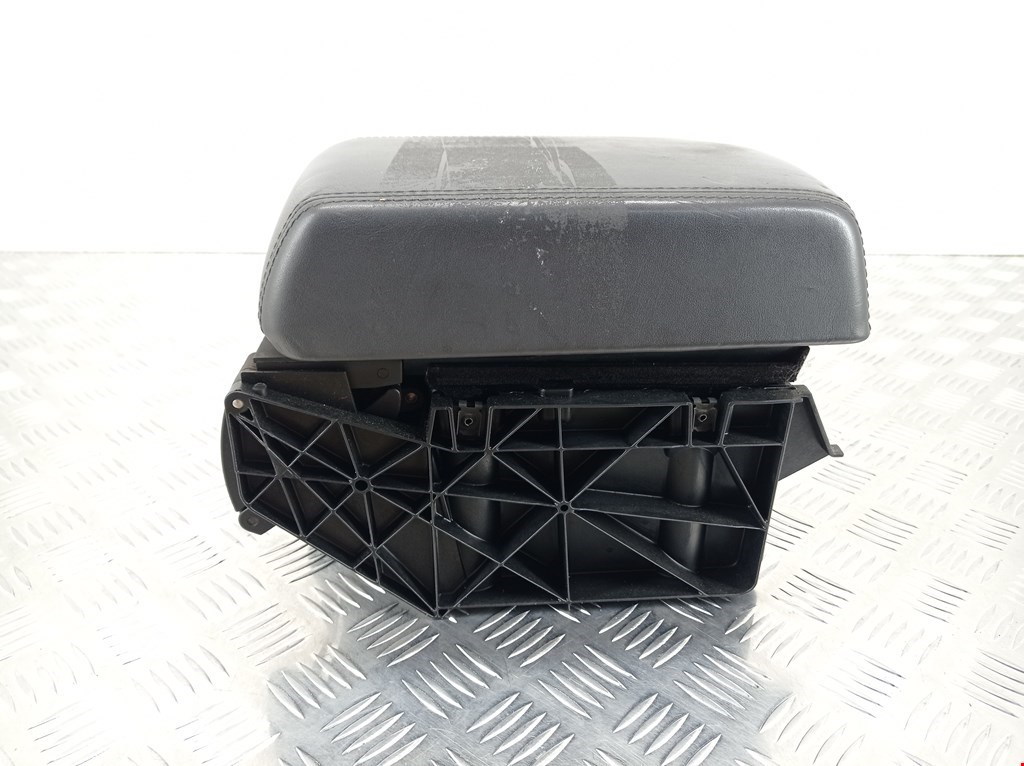 

Подлокотник Volkswagen Touareg, Touareg