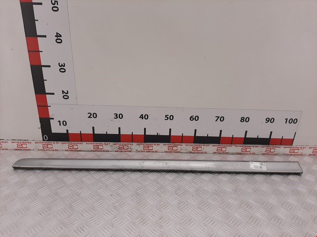 

Накладка декоративная (молдинг) передней правой двери Audi A4 B6, A4 B6