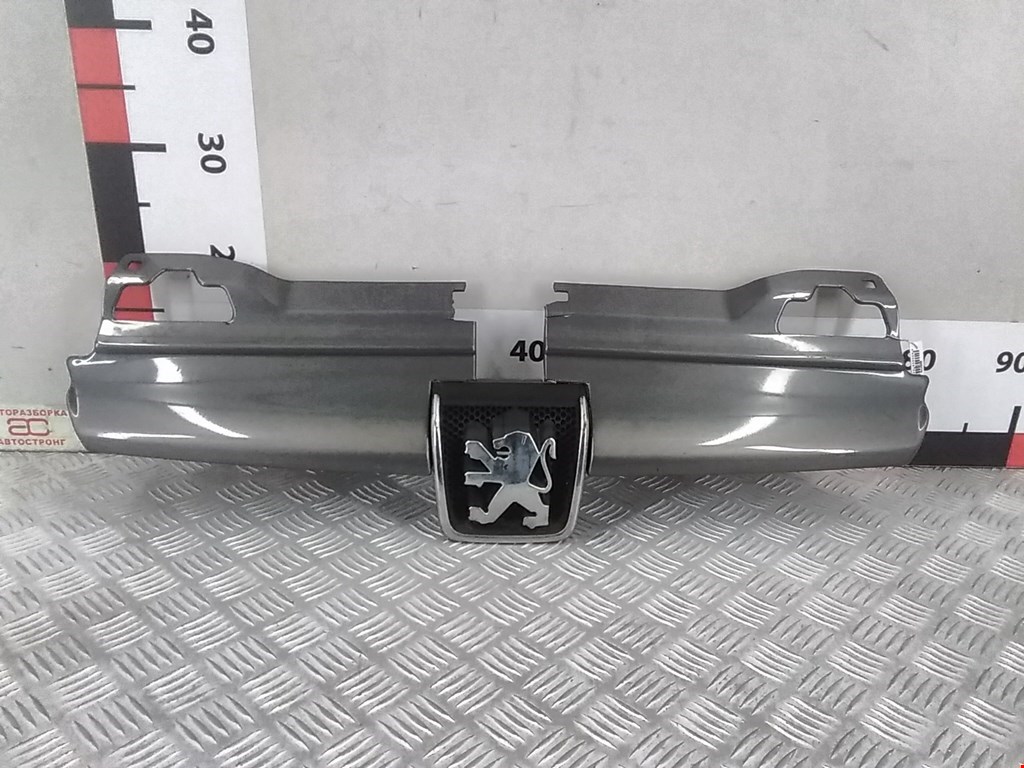 

Решетка радиатора Peugeot 406, 406
